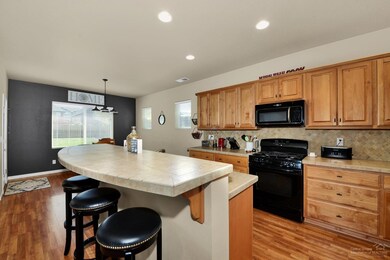 2714 SW 50th St, Redmond, OR 97756 - photo 7