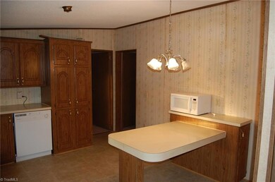 4765 Waynick Meadow Rd, Asheboro, NC 27205 - photo 7