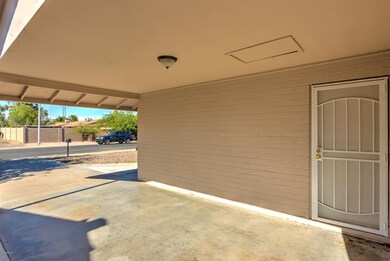 1125 W Oakland St-5