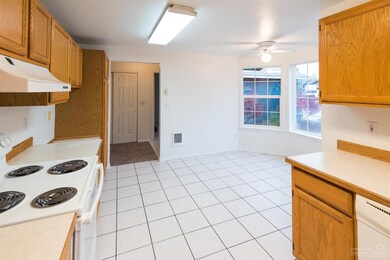 2029 SW 29th St, Redmond, OR 97756 - photo 5