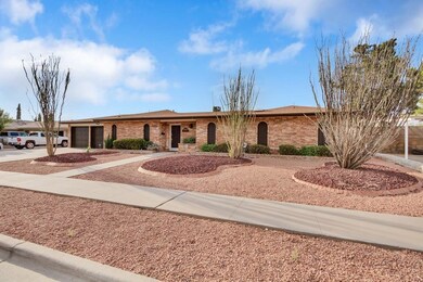 10625 Sombra Verde Dr, El Paso, TX 79935 - photo 2