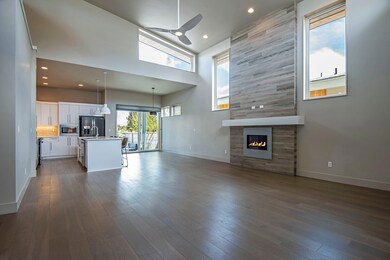 1036 N Forest Edge Dr Sisters-print-005-