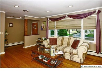 194 Pinecrest Rd, Oakhurst, NJ 07755 - photo 4