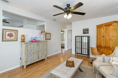 Enter into a Living Room Space Adaptable to Your L