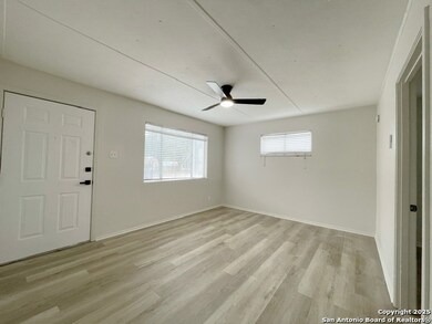 347 Ware Blvd unit 18, San Antonio, TX 78221 - photo 2