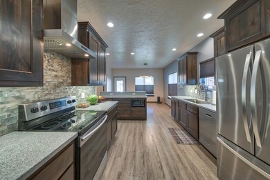 814 Duesenberg Ct, Cody, WY 82414 - photo 7