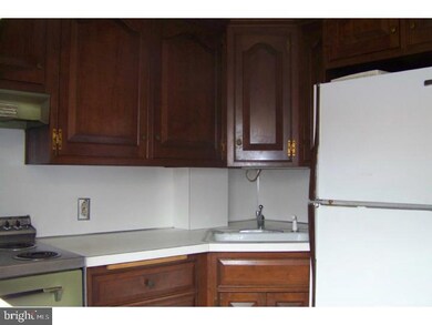 616 Laurel St, Reading, PA 19602 - photo 2