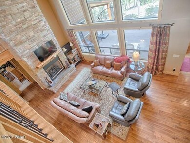 005_Living Room