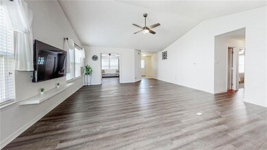 10224 Lothbury Cir, Fishers, IN 46037 - photo 6