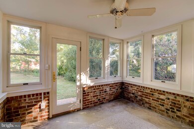 5216 Portsmouth Rd, Fairfax, VA 22032 - photo 7