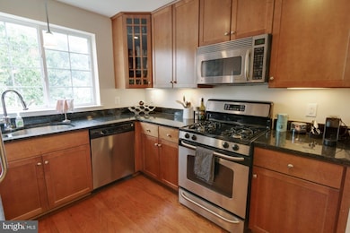 4061 S Four Mile Run Dr unit 404, Arlington, VA 22204 - photo 5