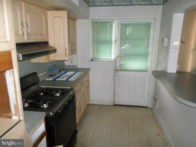 524 S Beechfield Ave, Baltimore, MD 21229 - photo 2
