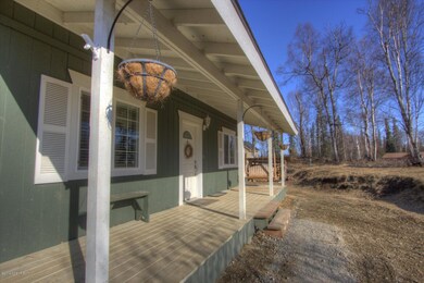 Full legnth covered front porch