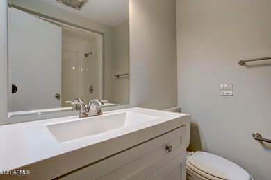 07_9918_W_Hawthorn_Dr__07_mls