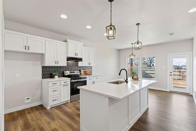 1927 N Wilhite St, Cleburne, TX 76031 - photo 6