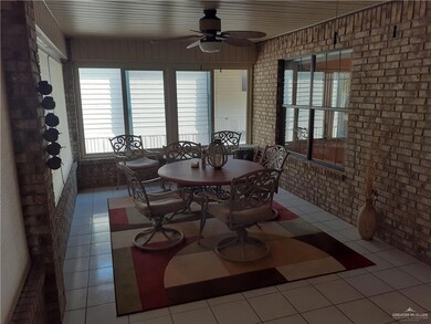 907 Palm Dr, Alamo, TX 78516 - photo 3