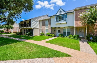 10241 Longmont Dr unit 34/9, Houston, TX 77042 - photo 2