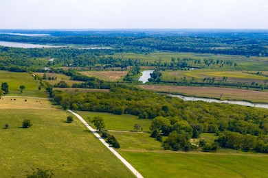 135 N 1150 Rd, Berryton, KS 66409 - photo 3