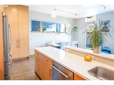 2747 Friendly Aly, Eugene, OR 97405 - photo 6