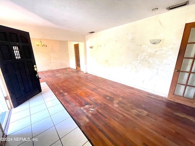 8365 Bordeau Ave N, Jacksonville, FL 32211 - photo 3