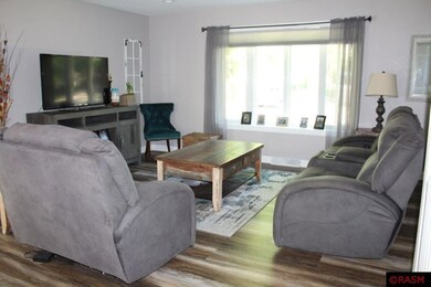 1221 Maplewood Dr, New Ulm, MN 56073 - photo 5