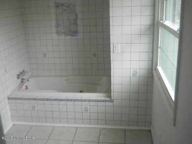 6708 bath.jpg