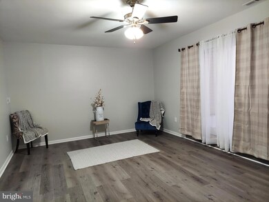 1056 Brinker Dr, Hagerstown, MD 21740 - photo 4