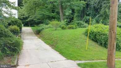 5301 N Englewood Dr, Hyattsville, MD 20785 - photo 3