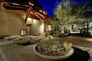 008_Front Courtyard