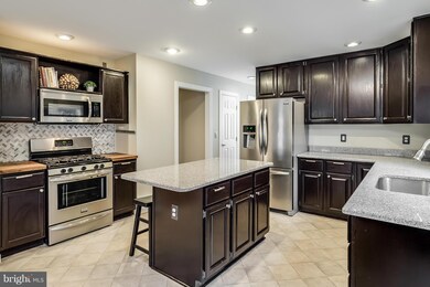 20609 Belwood Ct, Sterling, VA 20165 - photo 7