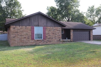 416 E Maple St, Skiatook, OK 74070 - photo 2