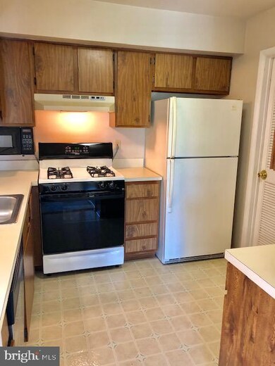 561 Shetland Ct unit 561, Sewell, NJ 08080 - photo 5