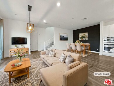 27107 W Scrub Oak Ct, Valencia, CA 91355 - photo 2