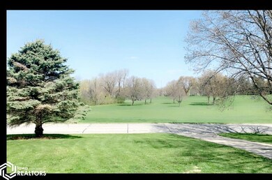 225 Martin Rd, Waterloo, IA 50701 - photo 3