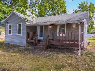 306 E Martin St, Forrest, IL 61741 - photo 4