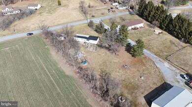 314 N Red School Rd, Morgantown, PA 19543 - photo 3