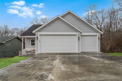 8 Brentwood Dr, Bella Vista, AR 72715 - photo 2