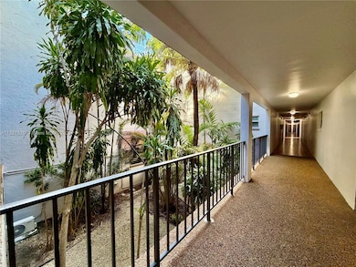 Granada Dadeland unit 219W, Miami, FL 33143 - photo 7