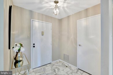 Treebrooke unit 205, Oakton, VA 22124 - photo 2