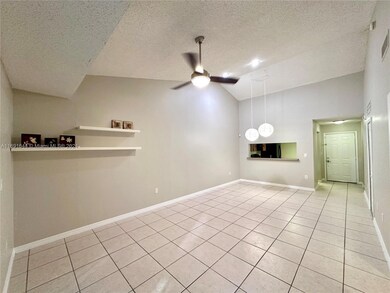 536 SW 113th Way unit 536, Pembroke Pines, FL 33025 - photo 4