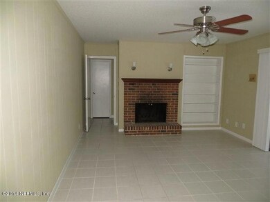 8126 Parkridge Cir S, Jacksonville, FL 32211 - photo 4