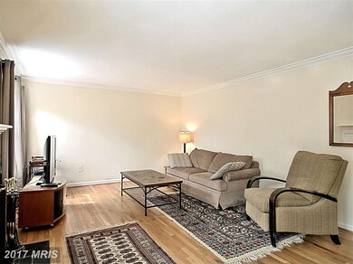 2087 Hopewood Dr, Falls Church, VA 22043 - photo 3