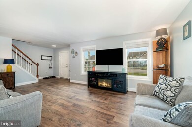 315 Riviera St, Mount Wolf, PA 17347 - photo 4