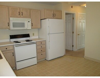 82 Outer Dr unit 82, Chicopee, MA 01022 - photo 4