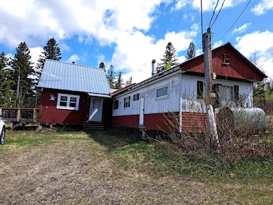 848 Diamond Pond Rd, Stewartstown, NH 03576 - photo 4