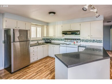 523 2nd St, Seaside, OR 97138 - photo 6