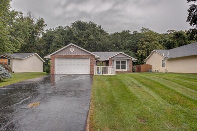 1214 Jacquelyn Ct, Maryville, IL 62062 - photo 2