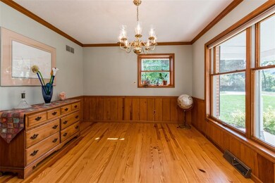 5200 Broadview Dr SE, Cedar Rapids, IA 52403 - photo 5