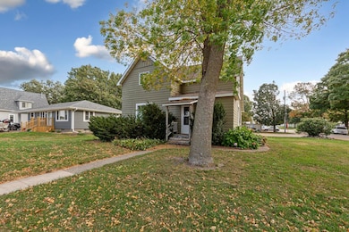 1808 Broadway St, Emmetsburg, IA 50536 - photo 3