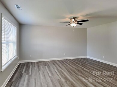 204 Corinthian Dr, Statesville, NC 28677 - photo 3